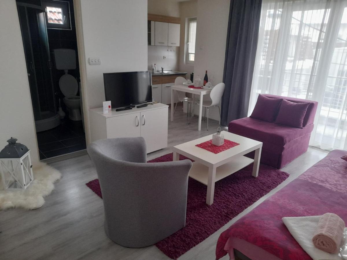 Family Apartmani Le Leskovac  Exteriör bild