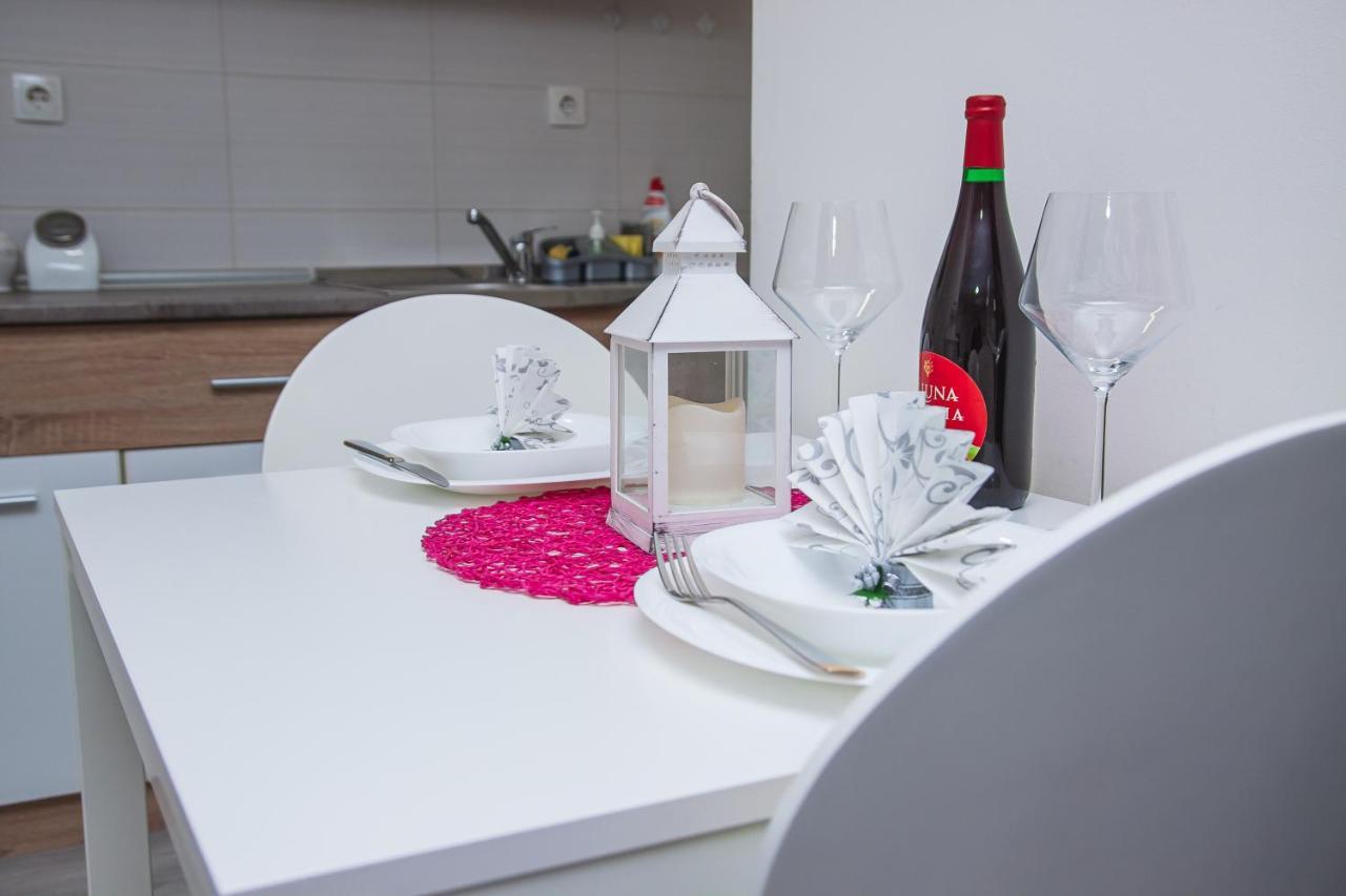 Family Apartmani Le Leskovac  Exteriör bild