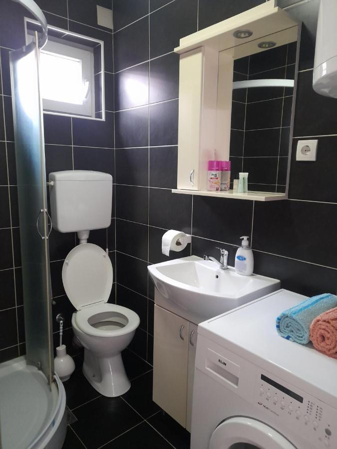 Family Apartmani Le Leskovac  Exteriör bild