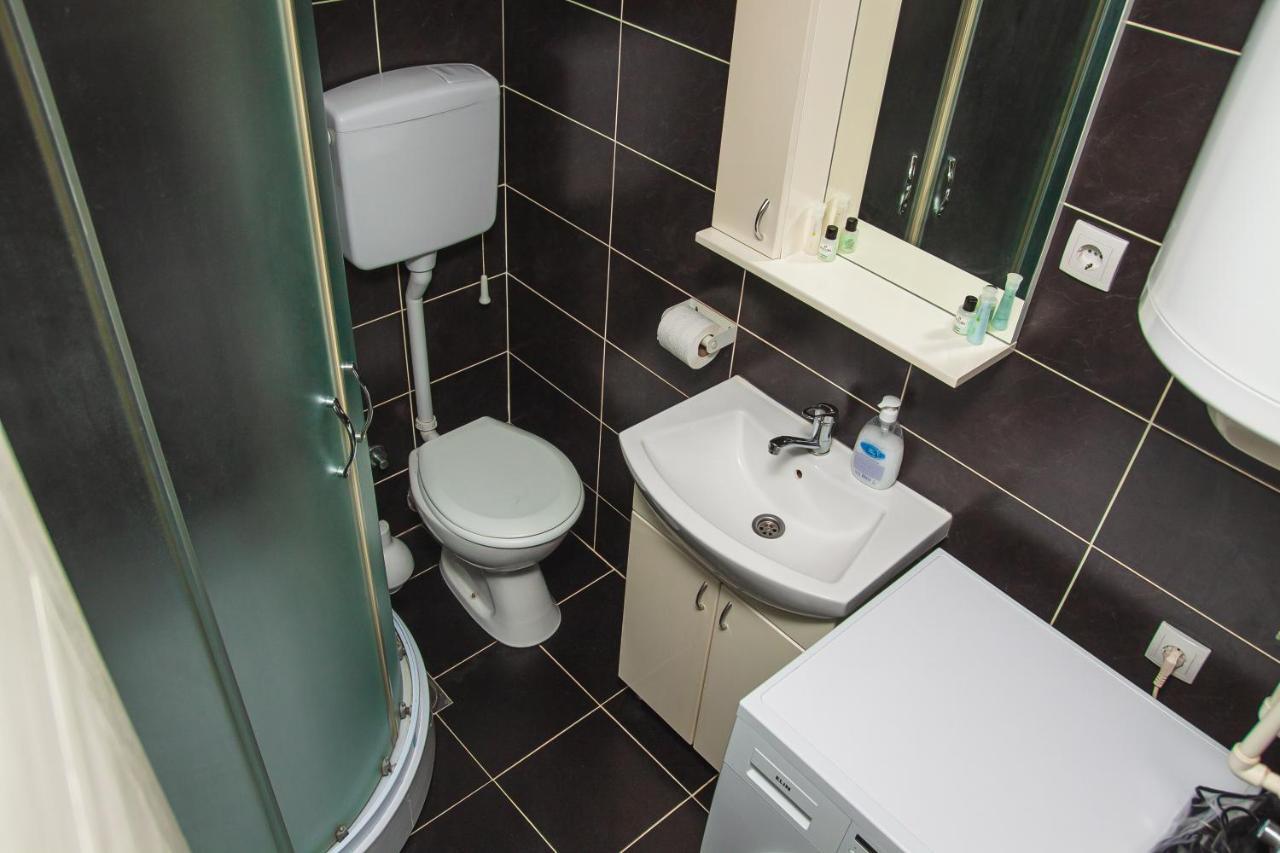 Family Apartmani Le Leskovac  Exteriör bild