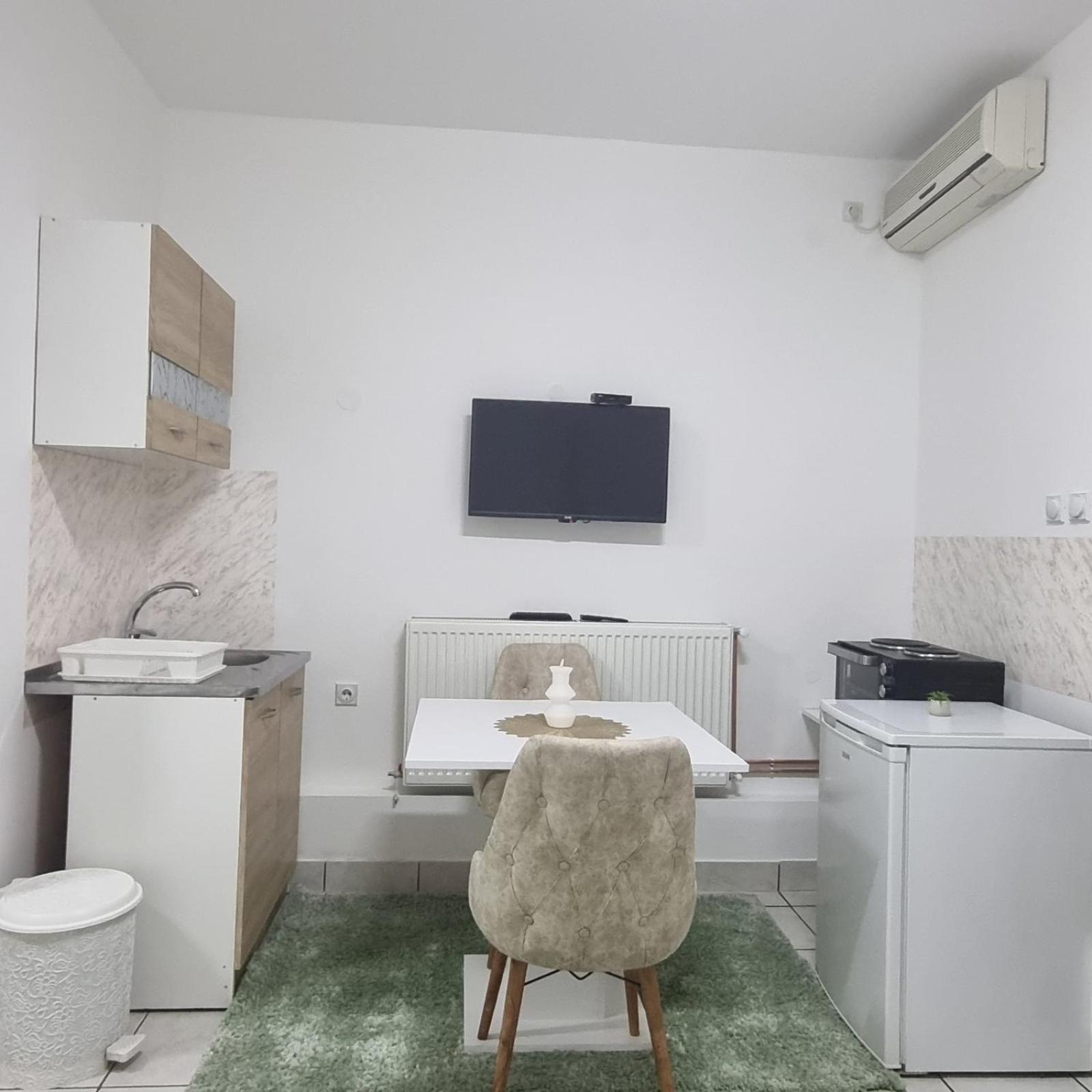 Family Apartmani Le Leskovac  Exteriör bild