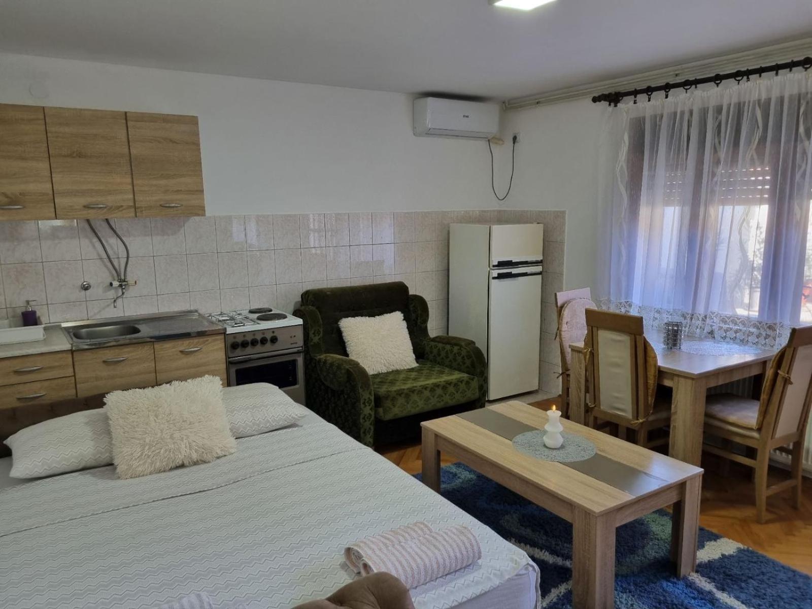 Family Apartmani Le Leskovac  Rum bild